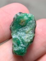 19.25ct Swat Emerald Crystal – Impressive 22x13x8mm Raw Gemstone from Pakistan - Image 8
