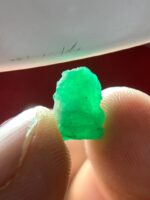 Radiant Swat Emerald: 3.27ct Crystal (10.55 x 6.88 x 6.96 mm) - Image 9
