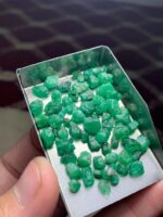 Exquisite Swat Emerald: 53ct Rough Gem with Tremendous Potential - Image 11