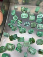 Brilliant 20.74ct Faceted Chitral Emerald - Image 15