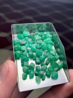 Exquisite Swat Emerald: 53ct Rough Gem with Tremendous Potential - Image 8