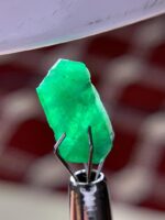 2.84 ct Swat Emerald Crystal – A Rare Gem from Pakistan - Image 2