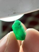 2.84 ct Swat Emerald Crystal – A Rare Gem from Pakistan - Image 5