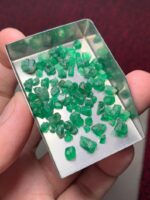 Raw Elegance in Quantity: 37.24 Carat Emerald Rough Lot from Swat Valley - Image 6
