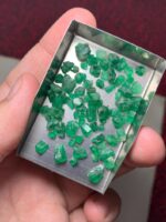 Raw Elegance in Quantity: 37.24 Carat Emerald Rough Lot from Swat Valley - Image 9