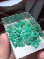 A Glimpse into Panjshir’s Hidden Treasures: 31.0ct Emerald Rough Lot - Image 2