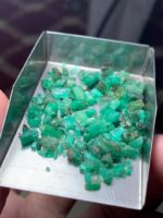 A Glimpse into Panjshir’s Hidden Treasures: 31.0ct Emerald Rough Lot - Image 6
