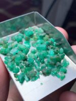 A Glimpse into Panjshir’s Hidden Treasures: 31.0ct Emerald Rough Lot - Image 9