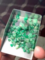 A Striking 49.95-Carat Emerald Rough Lot from Swat Valley - Image 3