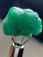 Exquisite 10.30 ct Swat Emerald Crystal: A True Natural Treasure - Image 2