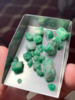Discovering a 52.40 ct Rough Emerald from Swat Valley - Image 2