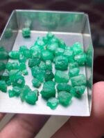 40.15 Ct Swat Emerald Rough Lot – Elongated Form with Strong Depth - Image 3
