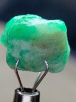 Exquisite 10.30 ct Swat Emerald Crystal: A True Natural Treasure - Image 4