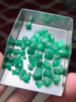 40.15 Ct Swat Emerald Rough Lot – Elongated Form with Strong Depth - Image 7