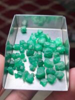 40.15 Ct Swat Emerald Rough Lot – Elongated Form with Strong Depth - Image 8