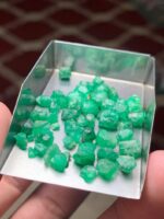 40.15 Ct Swat Emerald Rough Lot – Elongated Form with Strong Depth - Image 9