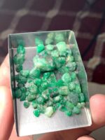 A Striking 49.95-Carat Emerald Rough Lot from Swat Valley - Image 10