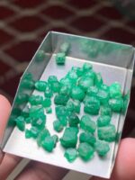 40.15 Ct Swat Emerald Rough Lot – Elongated Form with Strong Depth - Image 10