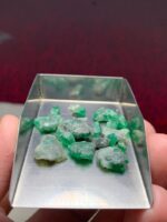 Vibrant Raw Beauty: 29.90ct Emerald Rough Lot from Swat Valley, Pakistan - Image 4