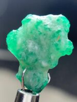 Discover the Beauty of the 7.00 ct Swat Emerald Crystal: A True Natural Wonder - Image 4