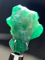 Discover the Beauty of the 7.00 ct Swat Emerald Crystal: A True Natural Wonder - Image 6