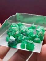 Emerald Majesty: 46.30 Carat Rough Emerald Lot from Swat Valley - Image 3