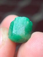 The Exceptional 10.45 ct Swat Emerald Crystal: Nature’s Green Masterpiece - Image 5