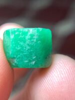The Exceptional 10.45 ct Swat Emerald Crystal: Nature’s Green Masterpiece - Image 6