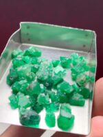Emerald Majesty: 46.30 Carat Rough Emerald Lot from Swat Valley - Image 7