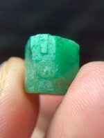 The Exceptional 10.45 ct Swat Emerald Crystal: Nature’s Green Masterpiece - Image 7