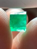 Pure Elegance in Green: 2.06 Carat Emerald Crystal from Swat Valley, Pakistan - Image 4