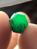 A 3.44ct Swat Emerald Crystal: Vivid Green Elegance from Pakistan - Image 7
