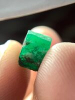 A 3.44ct Swat Emerald Crystal: Vivid Green Elegance from Pakistan - Image 8