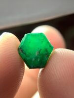 A 3.44ct Swat Emerald Crystal: Vivid Green Elegance from Pakistan - Image 9