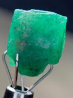 Vibrant 6.31ct Swat Emerald Crystal – A Natural Jewel of the Mountains - Image 2
