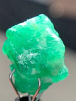 Radiant Beauty in Green: 7.06ct Emerald Crystal from Swat - Image 2