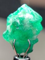 Radiant Beauty in Green: 7.06ct Emerald Crystal from Swat - Image 3