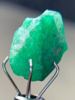 Vibrant 6.31ct Swat Emerald Crystal – A Natural Jewel of the Mountains - Image 5