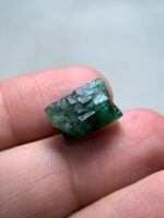 Striking Natural Form: 10.20 Carat Emerald Crystal from Swat - Image 6