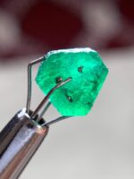 Striking Natural Beauty: 3.35 Carat Emerald Crystal from Swat Valley, Pakistan - Image 3