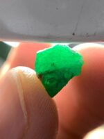 Brilliant 5.20ct Swat Emerald Crystal – Natural Geometry in Green - Image 3