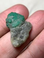 Showcasing a 19.07 ct Swat Emerald Specimen: Nature’s Green Gem - Image 4