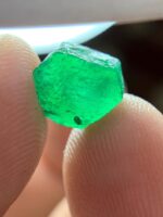 Striking Natural Beauty: 3.35 Carat Emerald Crystal from Swat Valley, Pakistan - Image 8