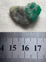 Showcasing a 19.07 ct Swat Emerald Specimen: Nature’s Green Gem - Image 8