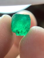 Striking Natural Beauty: 3.35 Carat Emerald Crystal from Swat Valley, Pakistan - Image 9