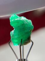 Brilliant 5.20ct Swat Emerald Crystal – Natural Geometry in Green - Image 9