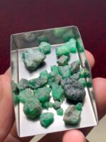 Uncut Majesty: 65.65ct Natural Swat Emerald Rough Lot - Image 3