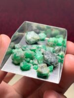 Uncut Majesty: 65.65ct Natural Swat Emerald Rough Lot - Image 5