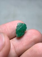 5.45ct Natural Emerald Crystal from Swat Valley – Untreated Collector's Gem (13.06 × 9.32 × 7.96 mm) - Image 2