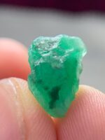 5.45ct Natural Emerald Crystal from Swat Valley – Untreated Collector's Gem (13.06 × 9.32 × 7.96 mm) - Image 5